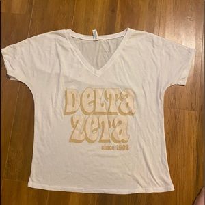 DELTA ZETA Loose Fit Cropped Tee